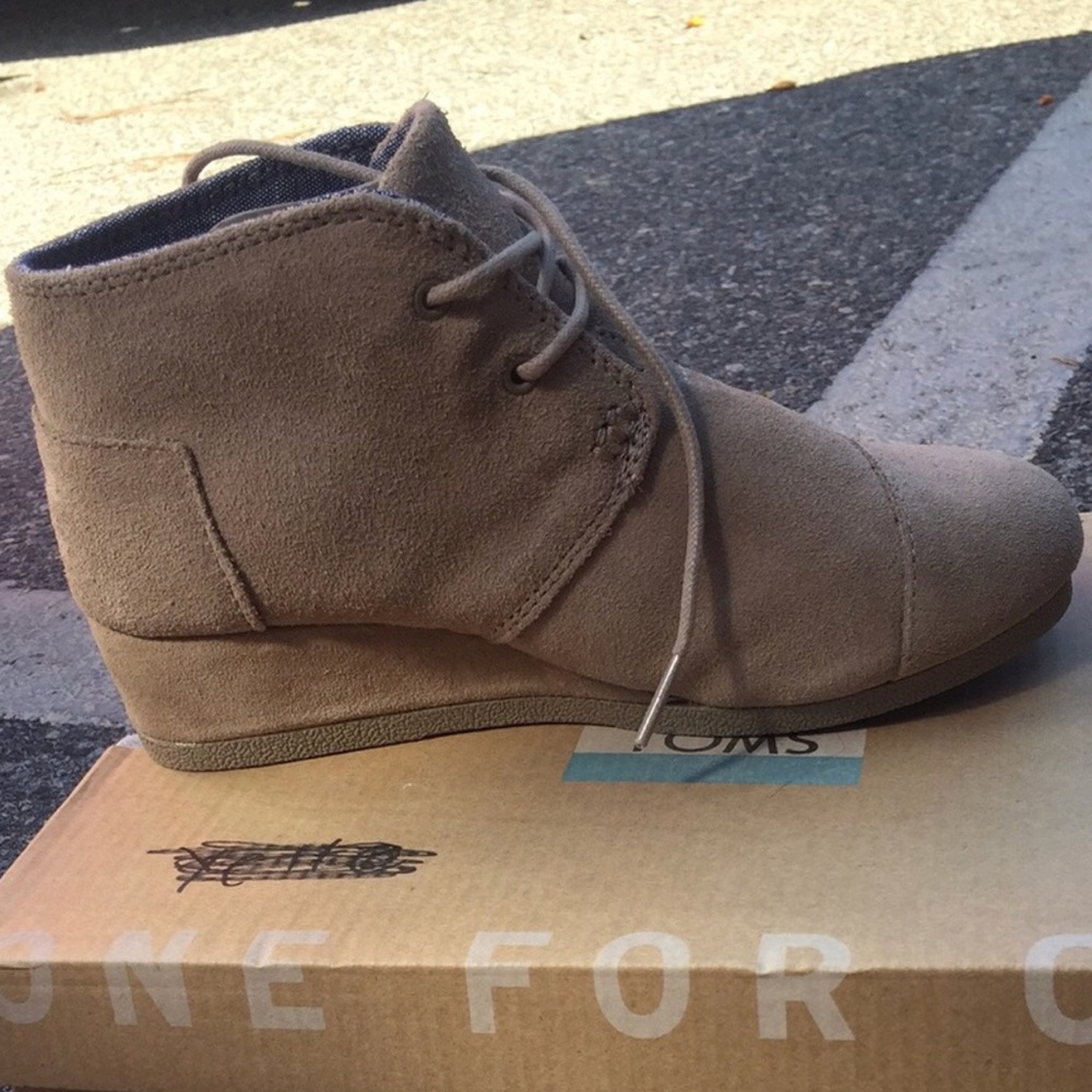 Girls Toms